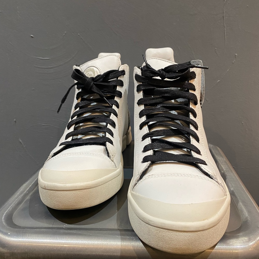 Never used diesel high cut shoes! Only tried at home.